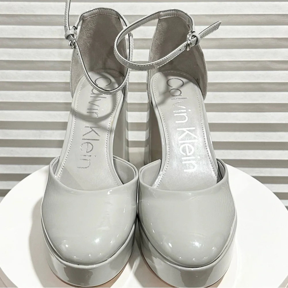 🌸CALVIN KLEIN🌸 Sabin Platform Sandal Size: 9M